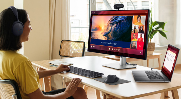 Monitor Dell U3225QE 210-BQTK lifestyle