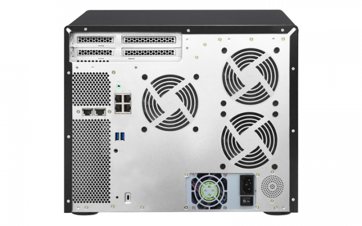 Serwer NAS QNAP TS-1685-D1521 - widok tyłu