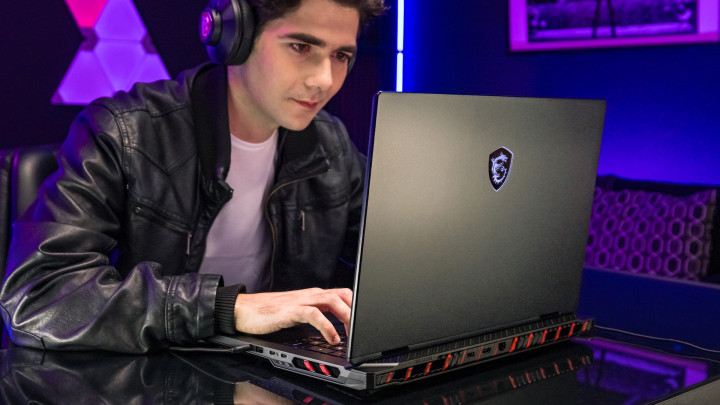MSI Raider 18 HX AI A2XW 5