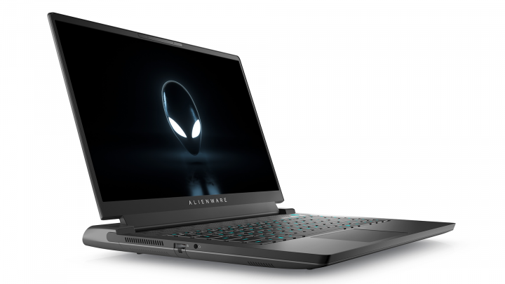 Alienware M15 R7 15R7 - widok frontu lewej strony