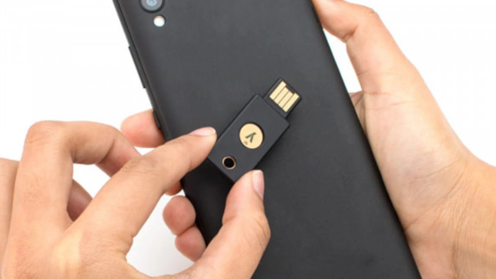 YubiKey 5 NFC FIPS USB-A - 8880001132 7