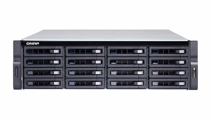 Serwer NAS QNAP TS-1673U-RP-64G - widok frontu