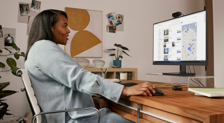 Monitor HP S3 Pro B0CG3UT lifestyle