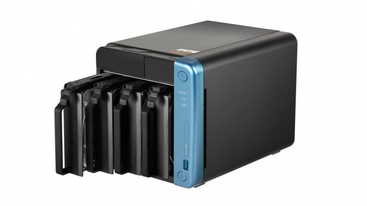 Serwer NAS QNAP TS-453Be-2G - widok frontu prawej strony