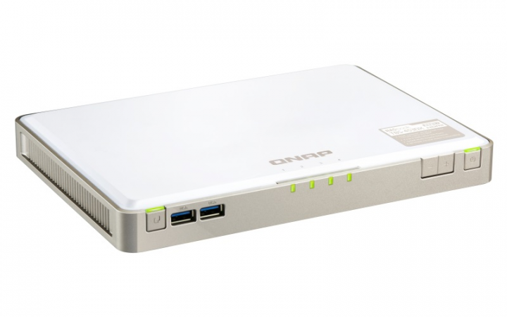 Serwer NAS QNAP TBS-453DX-8G - widok frontu lewej strony