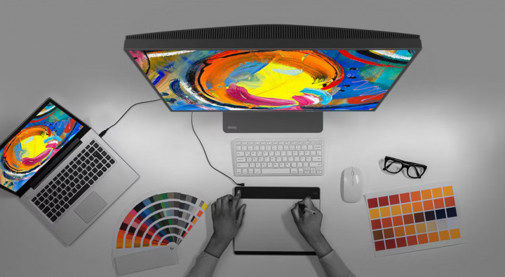 Monitor BenQ PD2725U 9H praca