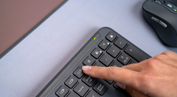 Logitech Signature Slim Combo MK950 for Business 5