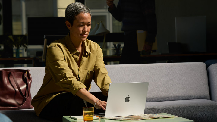 Apple MacBook Pro 14 M4 Max Srebrny 3