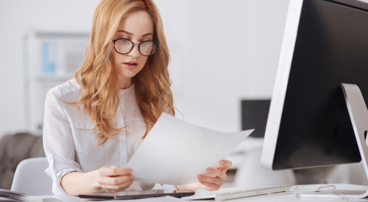  Stanowisko pracy dla księgowości – sprzęt, monitory, bezpieczeństwo 4