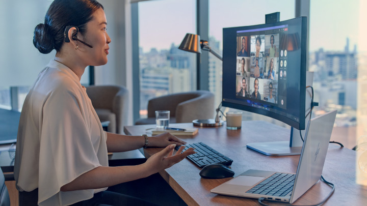 HP EliteBook 8 G1a 16 2