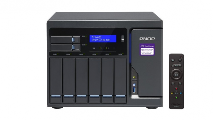 Serwer NAS QNAP TVS-882-i3-8G - widok frontu