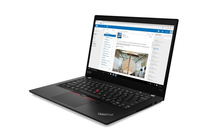 Laptop Lenovo ThinkPad X390 czarny - widok frontu prawej strony