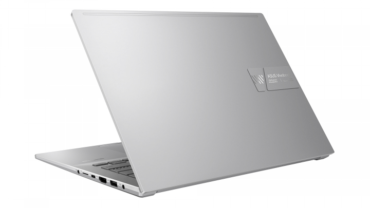 VivoBook Pro 14X OLED N7400PC Cool Silver - widok klapy prawej strony