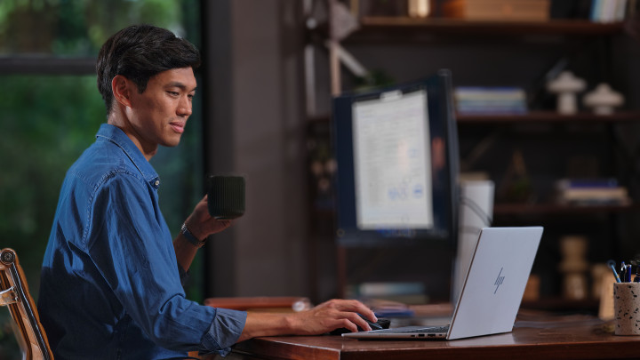 HP EliteBook 8 G1i 14 3