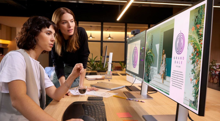 Monitor HP S7 Pro 8J4D8UT lifestyle