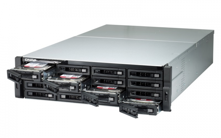 Serwer NAS QNAP TDS-16489U - widok frontu prawej strony v2