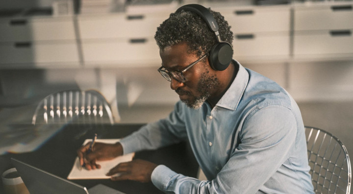 Nowa era słuchawek biurowych – Jabra Evolve3 85 i Evolve3 75 6