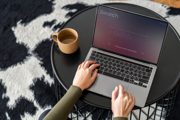 Tablet vs laptop — kiedy który sprzęt ma sens? mini